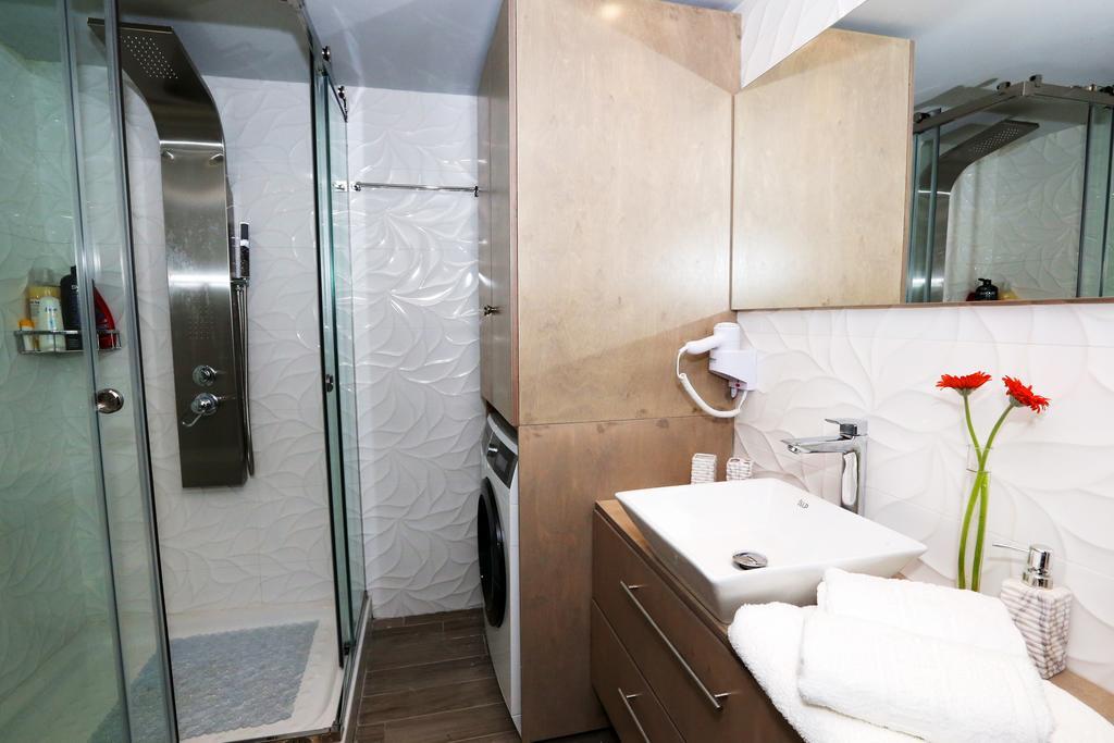 Ninos Luxury Apartment Korfu Dış mekan fotoğraf